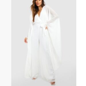 CHIFFON WRAP CAPE SLEEVE JUMPSUIT in WHITE Boohoo size 2/4